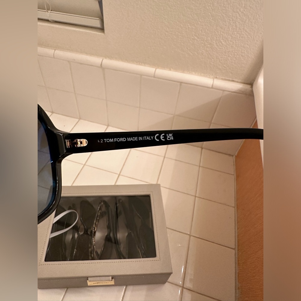 Tom Ford Hanley Sunglasses - Picture 7 of 9